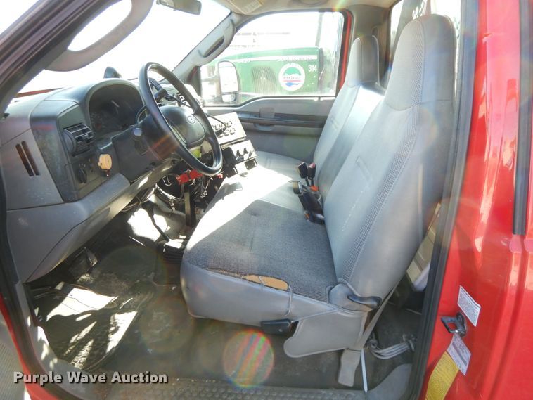 image for item IX9372 2006 Ford F450 Super Duty XL  flat bed truck