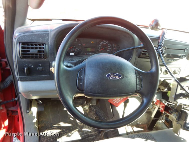 image for item IX9372 2006 Ford F450 Super Duty XL  flat bed truck