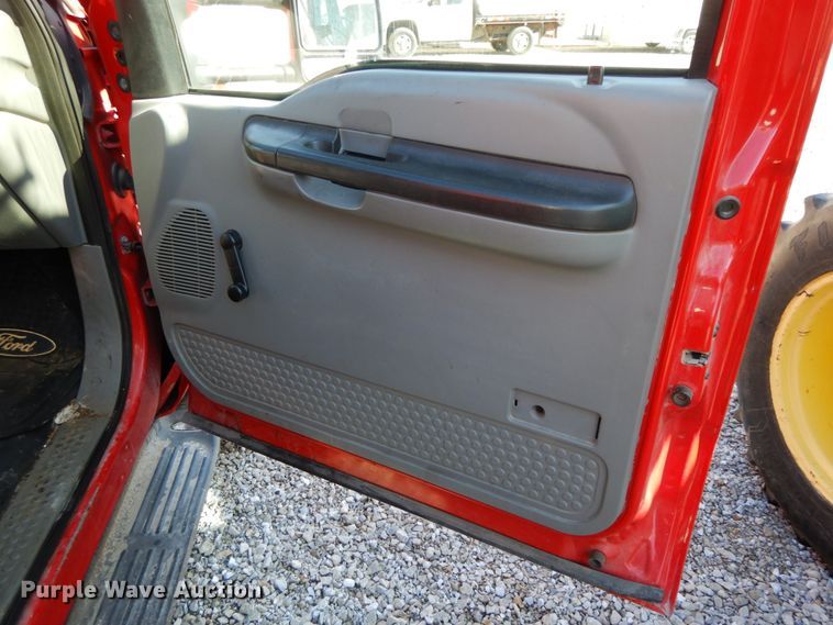 image for item IX9372 2006 Ford F450 Super Duty XL  flat bed truck