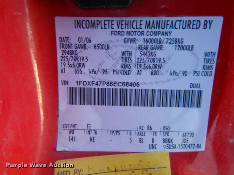 image for item IX9372 2006 Ford F450 Super Duty XL  flat bed truck