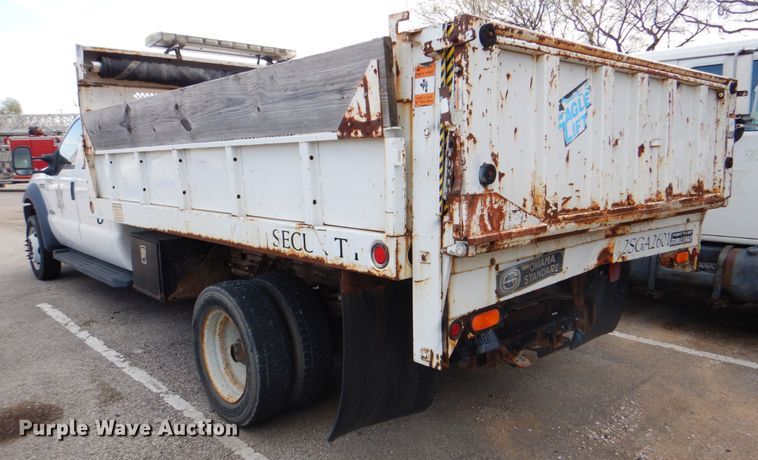 image for item IY9406 2006 Ford F450 Super Duty XL  flatbed truck