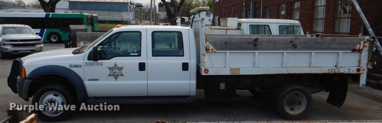 image for item IY9406 2006 Ford F450 Super Duty XL  flatbed truck