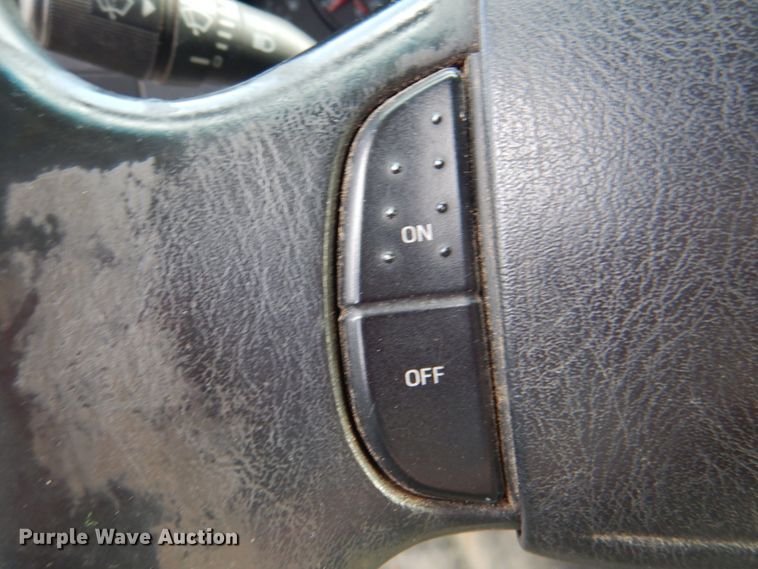 image for item IY9406 2006 Ford F450 Super Duty XL  flatbed truck