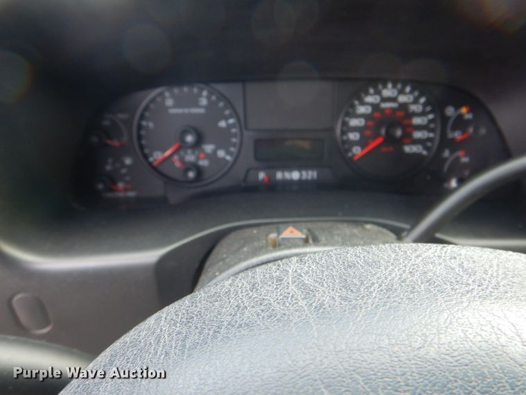 image for item IY9406 2006 Ford F450 Super Duty XL  flatbed truck