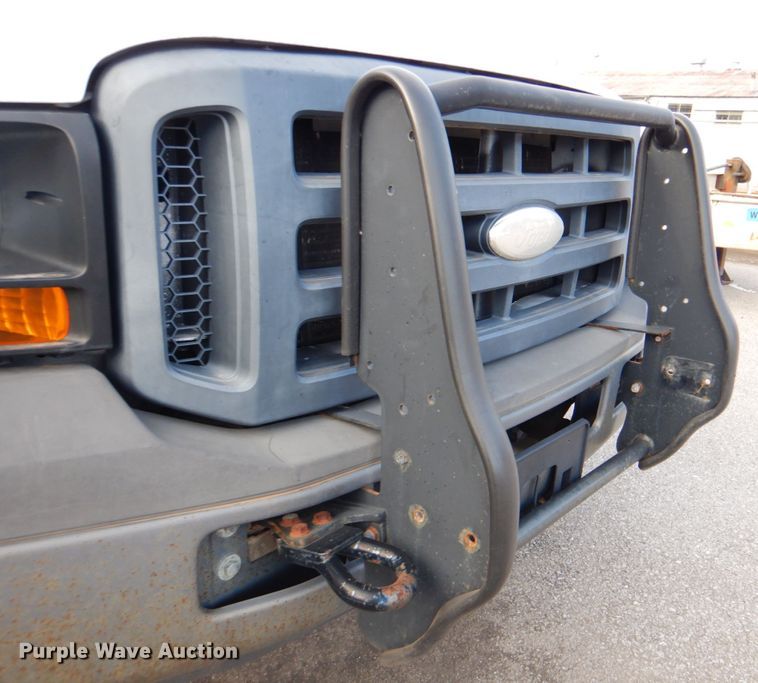 image for item IY9406 2006 Ford F450 Super Duty XL  flatbed truck