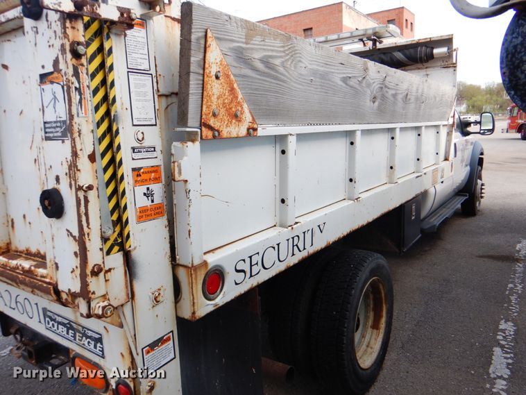 image for item IY9406 2006 Ford F450 Super Duty XL  flatbed truck