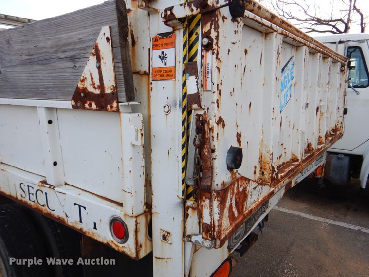 image for item IY9406 2006 Ford F450 Super Duty XL  flatbed truck