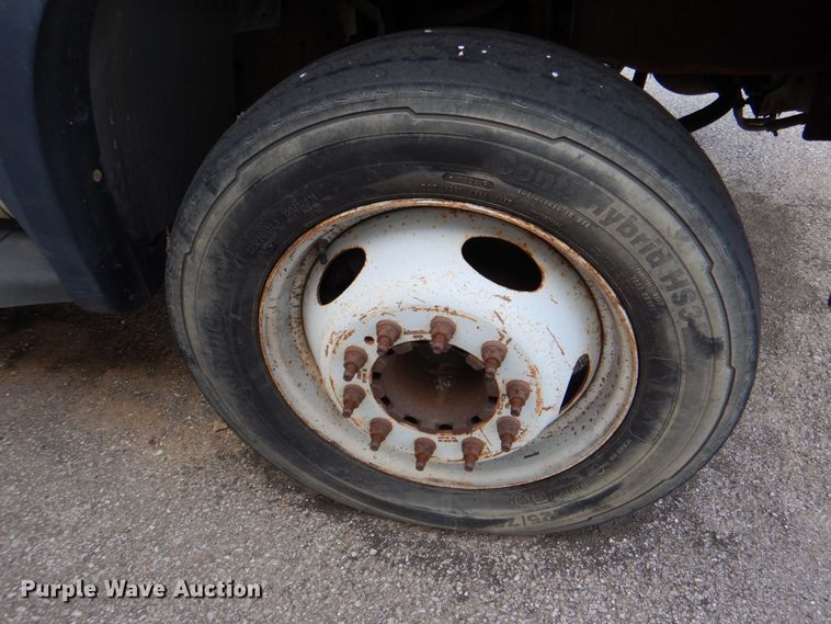 image for item IY9406 2006 Ford F450 Super Duty XL  flatbed truck