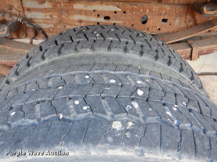 image for item IY9406 2006 Ford F450 Super Duty XL  flatbed truck