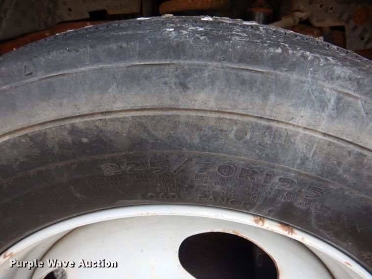 image for item IY9406 2006 Ford F450 Super Duty XL  flatbed truck