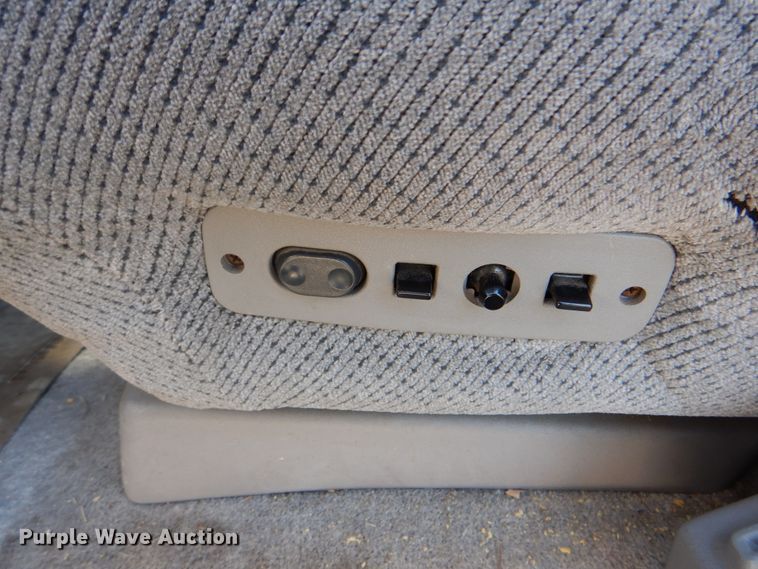 image for item IY9412 1999 Chevrolet Suburban  SUV