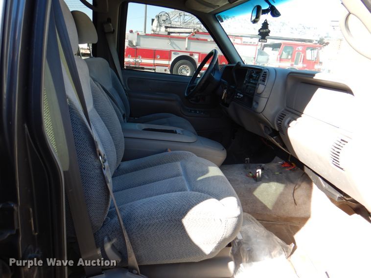 image for item IY9412 1999 Chevrolet Suburban  SUV