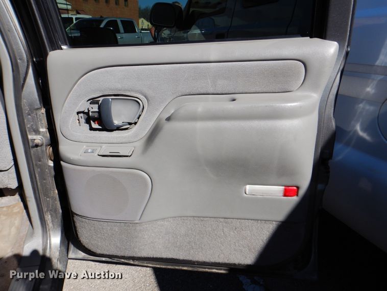 image for item IY9412 1999 Chevrolet Suburban  SUV