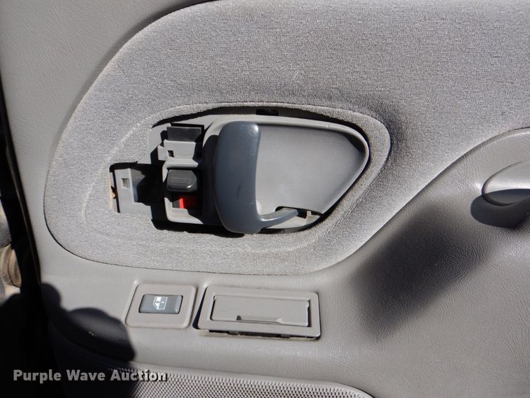image for item IY9412 1999 Chevrolet Suburban  SUV