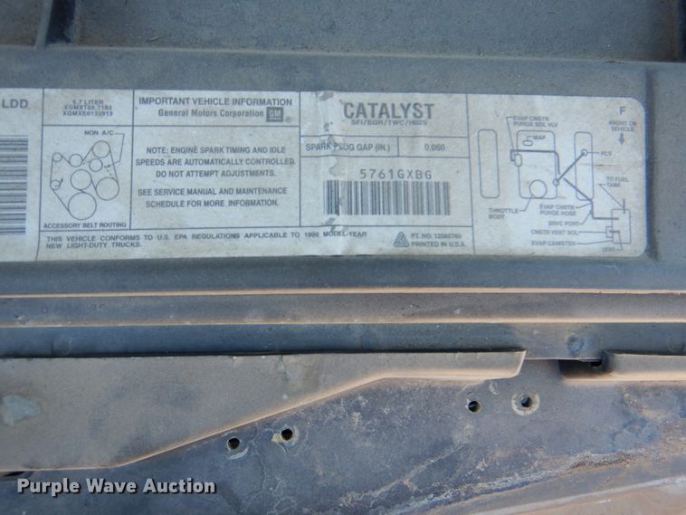 image for item IY9412 1999 Chevrolet Suburban  SUV