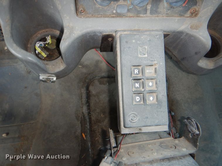 image for item IY9420 2005 Freightliner M2 Business Class  refuse truck