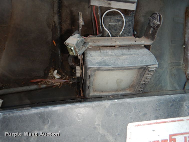 image for item IY9420 2005 Freightliner M2 Business Class  refuse truck