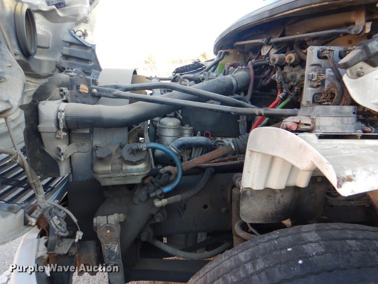 image for item IY9420 2005 Freightliner M2 Business Class  refuse truck