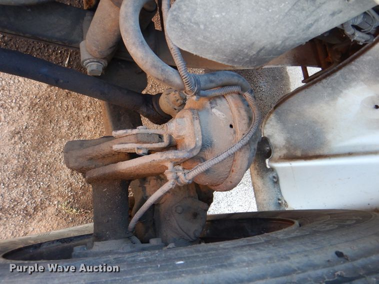 image for item IY9420 2005 Freightliner M2 Business Class  refuse truck