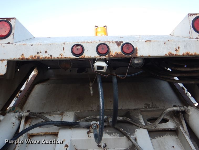 image for item IY9420 2005 Freightliner M2 Business Class  refuse truck