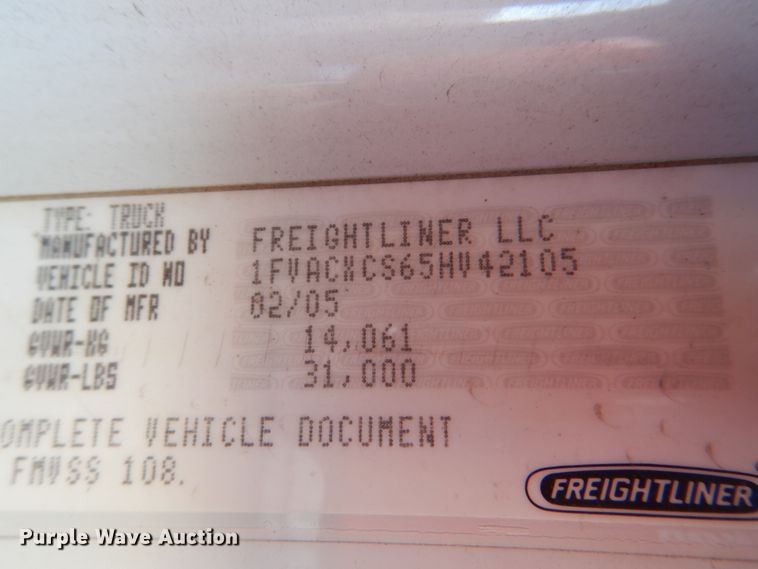 image for item IY9420 2005 Freightliner M2 Business Class  refuse truck