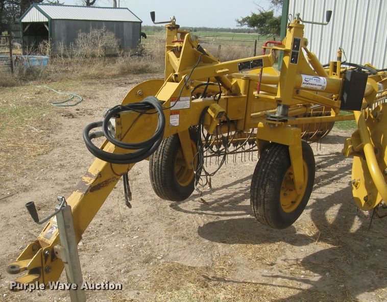 image for item DC1484 Vermeer R2300 hay rake