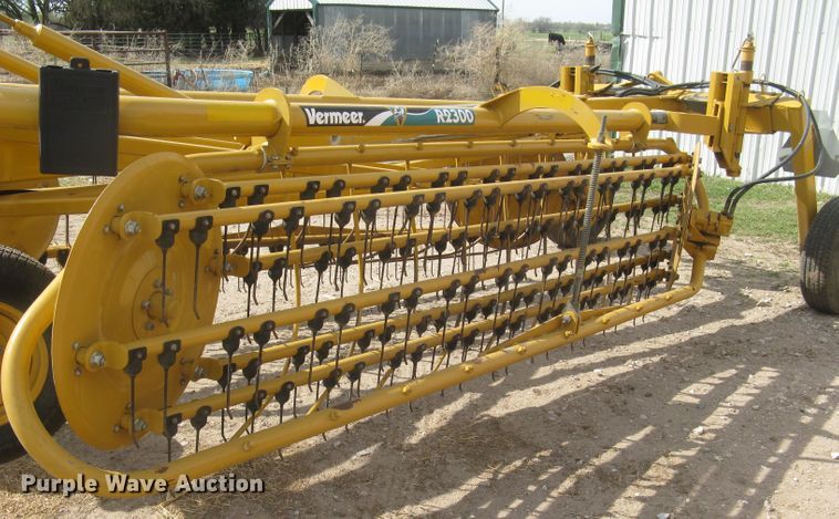 image for item DC1484 Vermeer R2300 hay rake