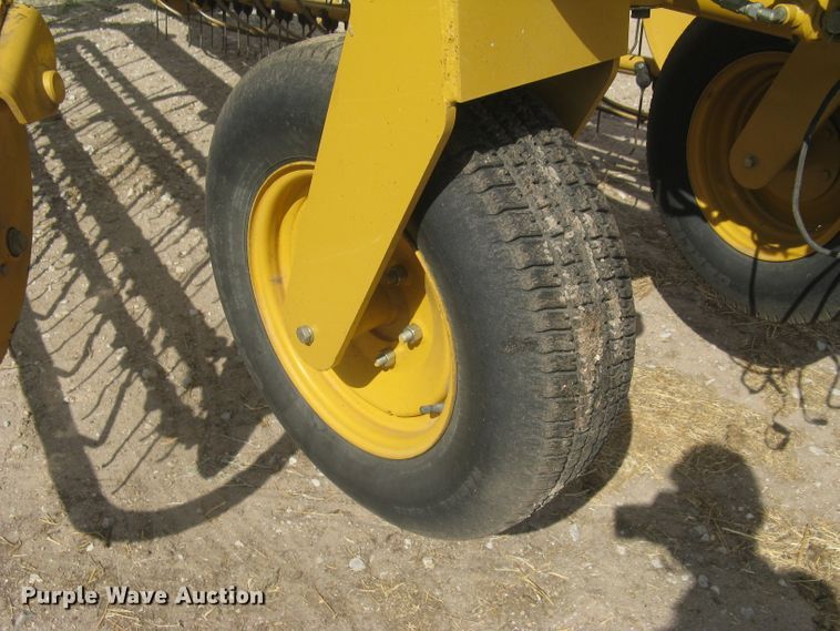 image for item DC1484 Vermeer R2300 hay rake