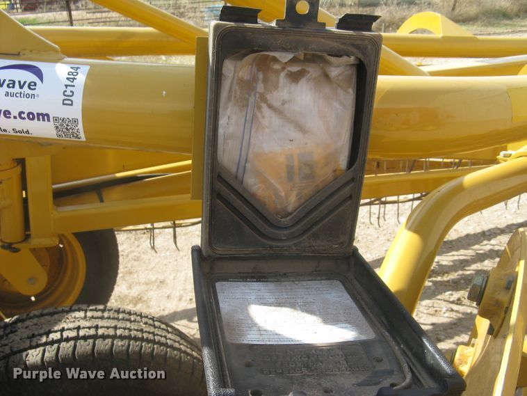 image for item DC1484 Vermeer R2300 hay rake