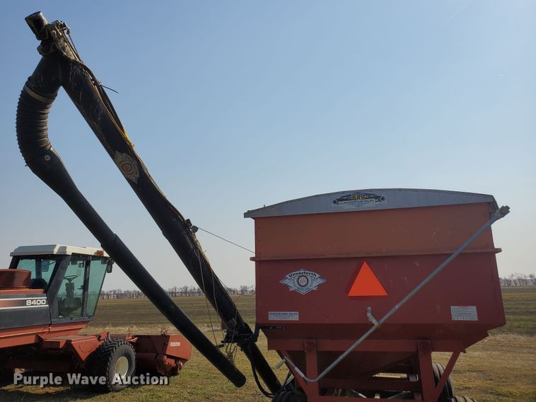 image for item DF4524 Unverferth GB235  gravity wagon