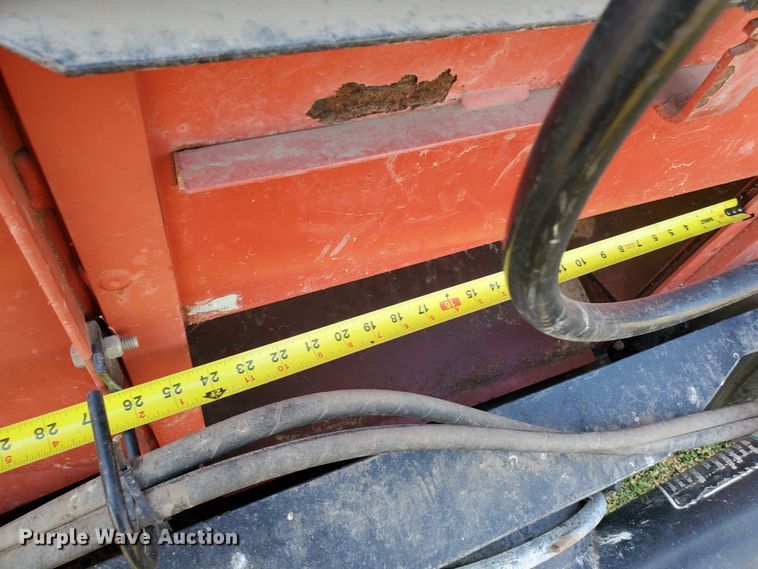 image for item DF4524 Unverferth GB235  gravity wagon