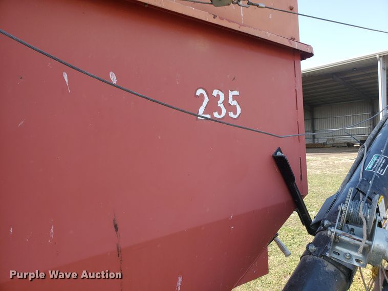 image for item DF4524 Unverferth GB235  gravity wagon