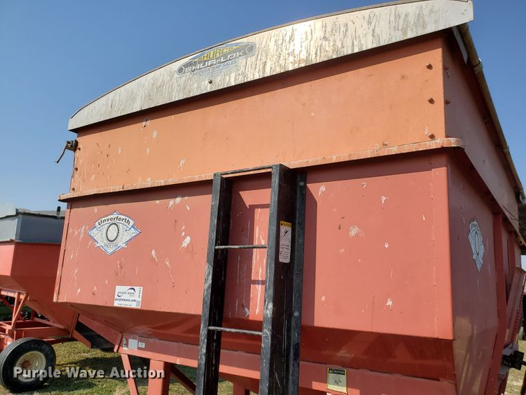 image for item DF4524 Unverferth GB235  gravity wagon