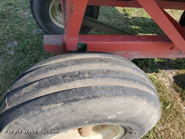 image for item DF4524 Unverferth GB235  gravity wagon