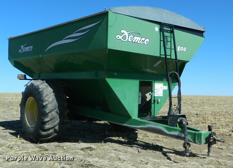 image for item DF4667 Demco 800  grain cart