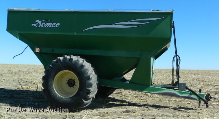 image for item DF4667 Demco 800  grain cart