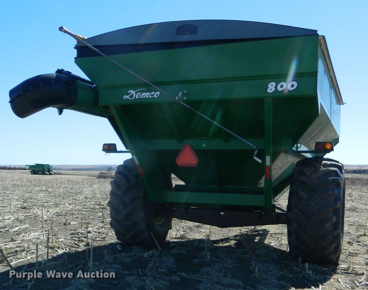 image for item DF4667 Demco 800  grain cart