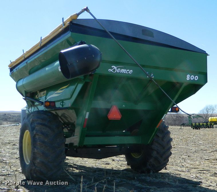 image for item DF4667 Demco 800  grain cart