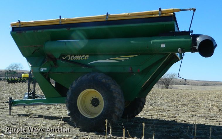 image for item DF4667 Demco 800  grain cart