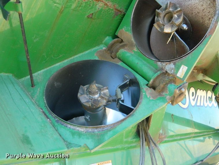 image for item DF4667 Demco 800  grain cart