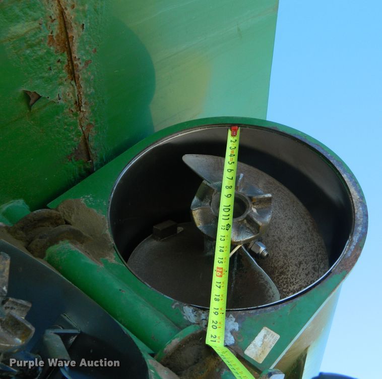 image for item DF4667 Demco 800  grain cart