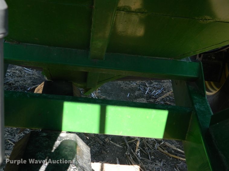 image for item DF4667 Demco 800  grain cart