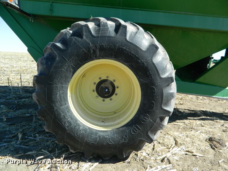 image for item DF4667 Demco 800  grain cart