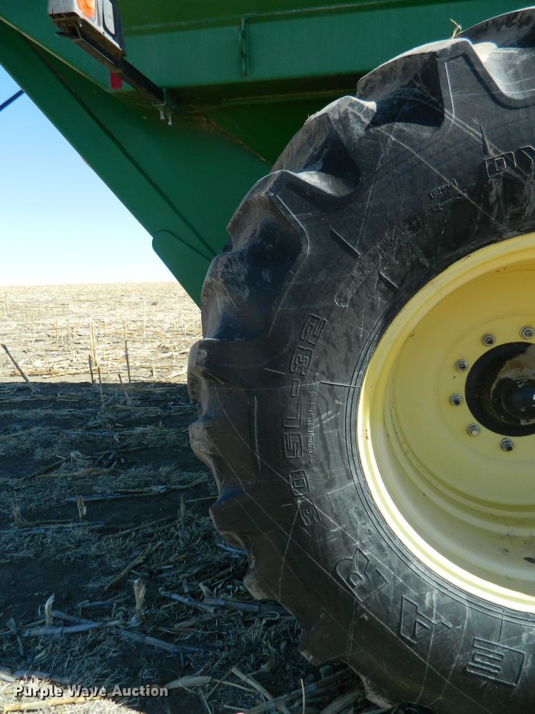 image for item DF4667 Demco 800  grain cart