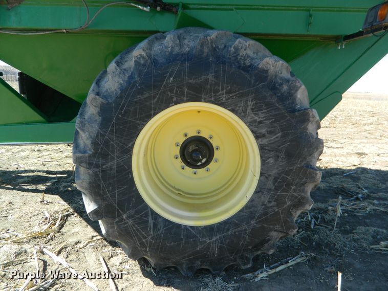 image for item DF4667 Demco 800  grain cart