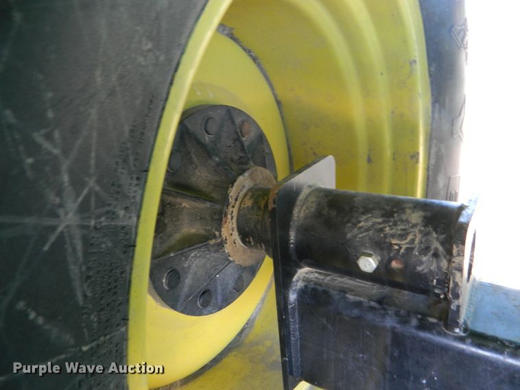 image for item DF4667 Demco 800  grain cart