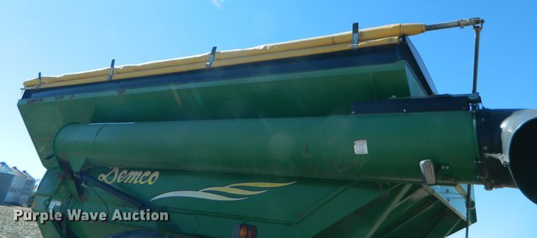 image for item DF4667 Demco 800  grain cart