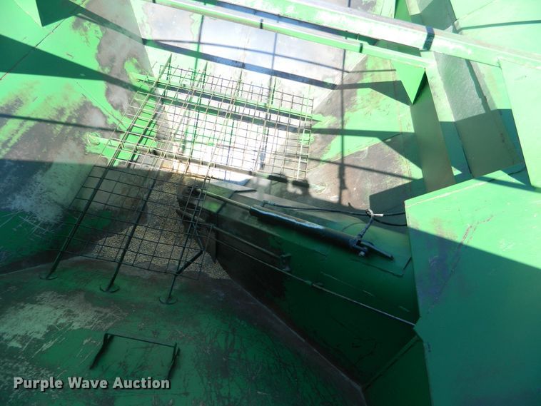 image for item DF4667 Demco 800  grain cart