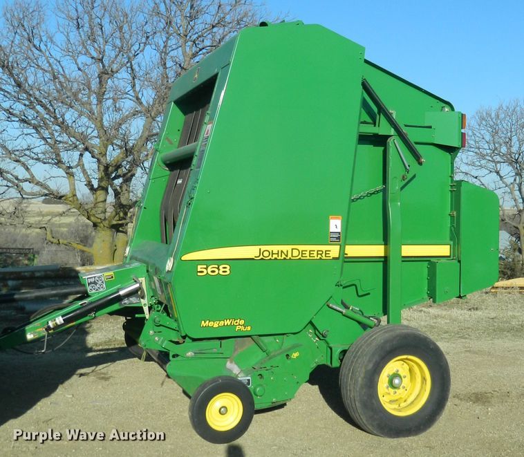 image for item DF4673 2007 John Deere 568  round baler