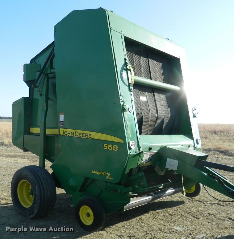 image for item DF4673 2007 John Deere 568  round baler